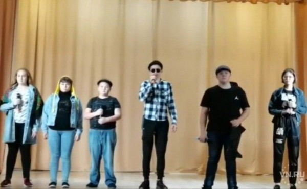 Кубок губернатора по КВН выиграли школьники из Коченевского района Кубок губернатора по КВН выиграли школьники из Коченевского района