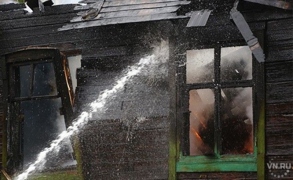 Бабушку на пожаре потеряла многодетная семья в Барабинске Бабушку на пожаре потеряла многодетная семья в Барабинске
