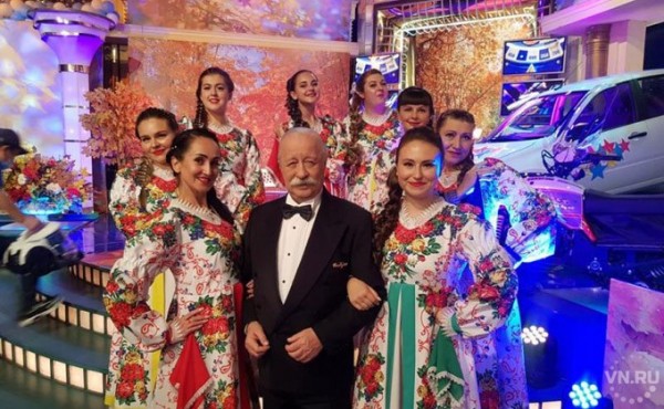 Певицы из Колывани зажгли с Якубовичем на «Поле чудес» Певицы из Колывани зажгли с Якубовичем на «Поле чудес»