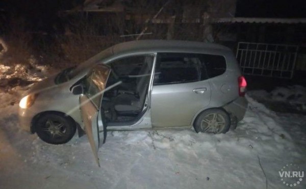 Избили автоледи и угнали машину пьяные подростки на Первомайке Избили автоледи и угнали машину пьяные подростки на Первомайке