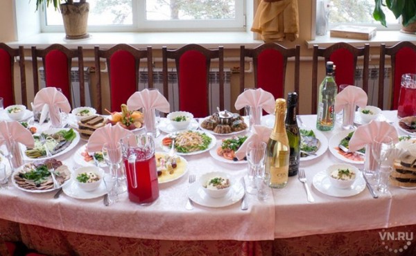 Госслужащих накажут за участие в новогодних корпоративах