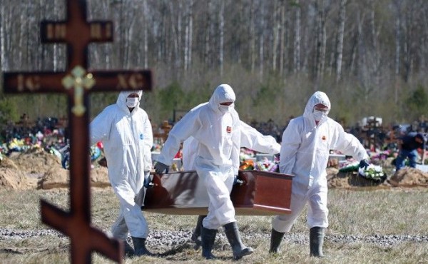 &laquo;Хоронят в закрытом гробу&raquo;: как прощаются с жертвами ковида в Бердске