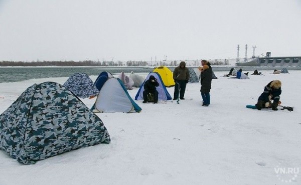 Власти уточнили статус рыбаков на льду в Новосибирской области