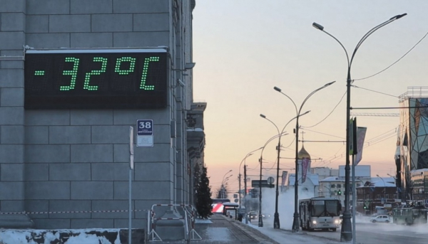 У кого градусник длиннее: шокирующими фото стужи делятся новосибирцы