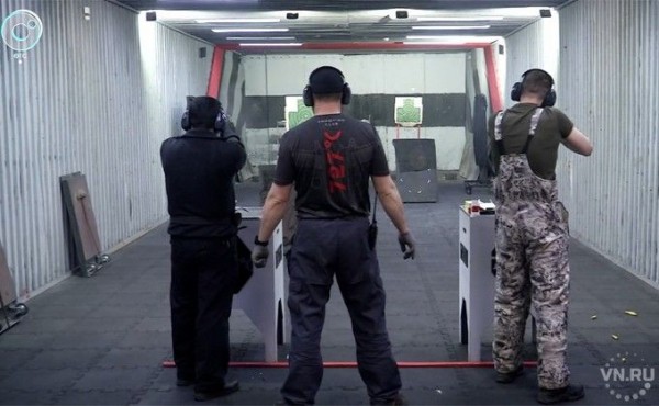 Наручники и дубинка: на что способны охранники ЧОПов