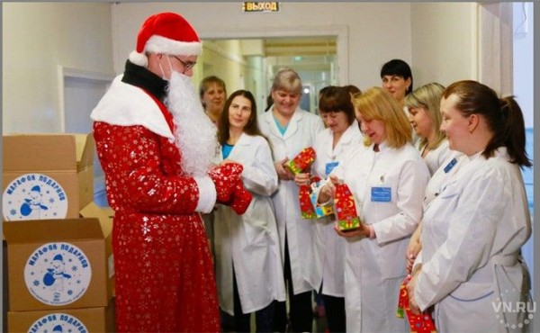 В Новосибирске 35 тысяч подарков получат дети врачей, работающих в &laquo;красной&raquo; зоне