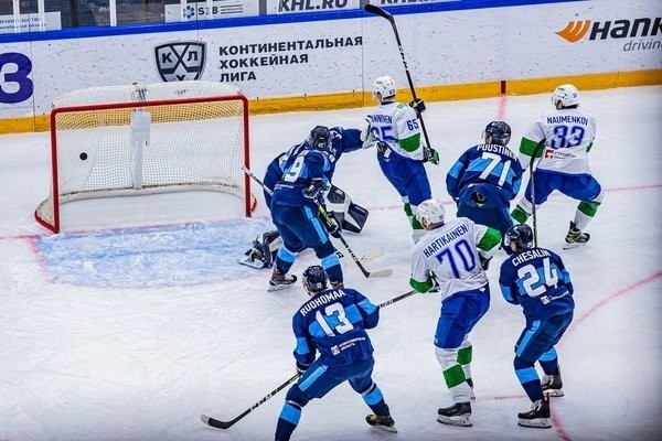 Николай Заварухин: "Сибири» не хватило лидеров, которые повели бы команду за собой" Николай Заварухин: "Сибири» не хватило лидеров, которые повели бы команду за собой"