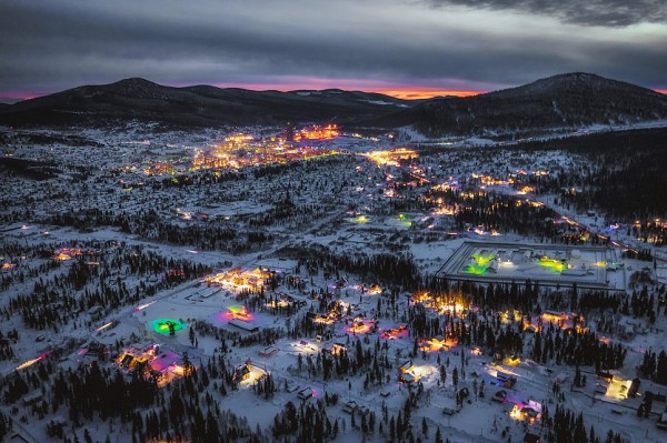 Снимки сказочного новогоднего Шерегеша показал новосибирский фотограф