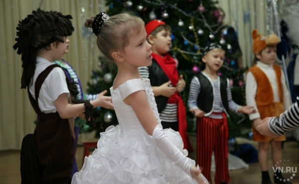 Новогодние утренники проведут без родителей и аниматоров