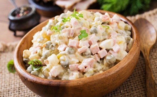 Стоимость «Оливье» для новогоднего стола 2021 посчитали эксперты Стоимость «Оливье» для новогоднего стола 2021 посчитали эксперты