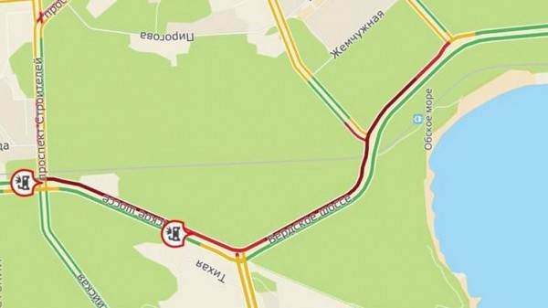 ДТП с большегрузами спровоцировали огромную пробку в Новосибирске