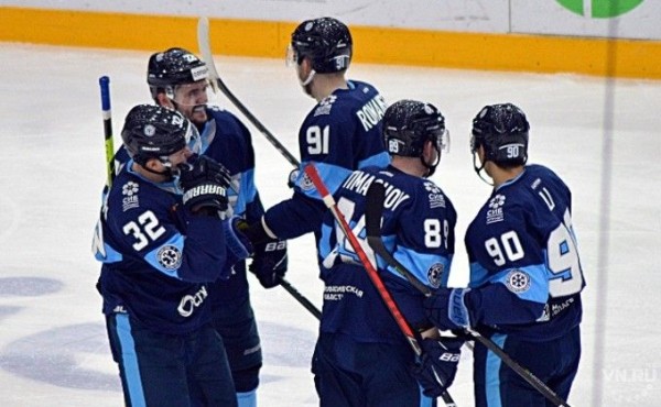 «Сибирь» в важнейшем матче переиграла хабаровский «Амур» «Сибирь» в важнейшем матче переиграла хабаровский «Амур»