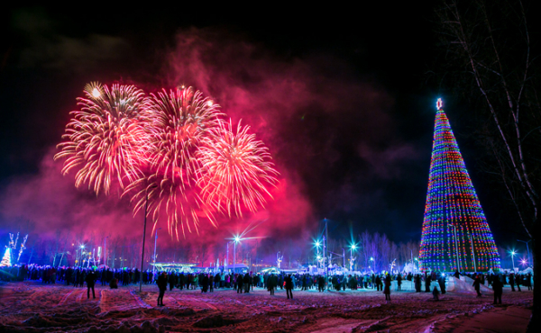 У кого длиннее: сравниваем главные елки сибирских городов У кого длиннее: сравниваем главные елки сибирских городов