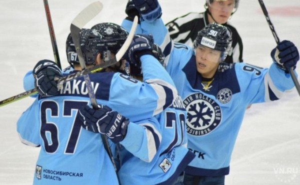 Хоккейная «Сибирь» выиграла дома впервые с декабря прошлого года Хоккейная «Сибирь» выиграла дома впервые с декабря прошлого года
