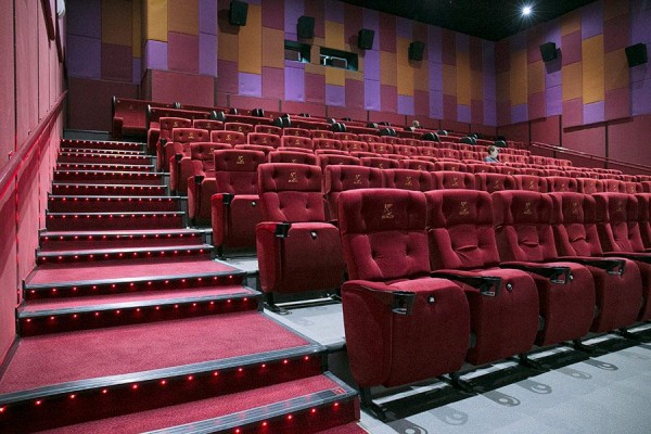 Андрей Травников снял ограничение на посещение театров и концертов в Новосибирской области Андрей Травников снял ограничение на посещение театров и концертов в Новосибирской области