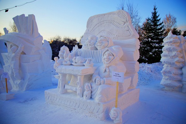 Суровый витязь выиграл фестиваль снежных скульптур в Новосибирске