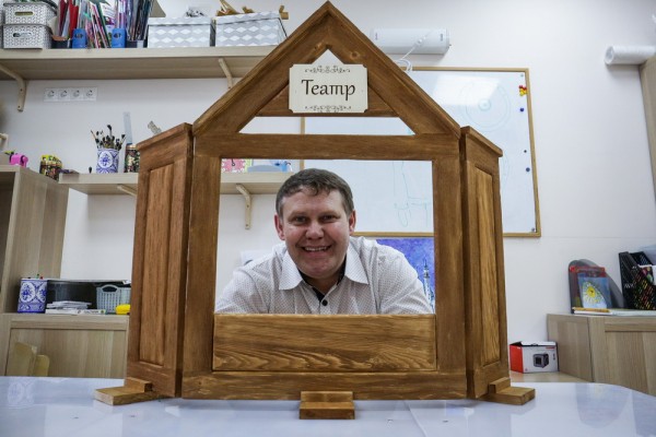 «Усатый нянь»: истории мужчин, которые выбрали себе милые профессии «Усатый нянь»: истории мужчин, которые выбрали себе милые профессии