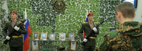 Мужественных самбистов и спасателей показывают на выставке в Новосибирске Мужественных самбистов и спасателей показывают на выставке в Новосибирске