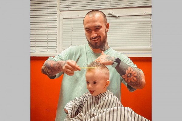 «Усатый нянь»: истории мужчин, которые выбрали себе милые профессии «Усатый нянь»: истории мужчин, которые выбрали себе милые профессии