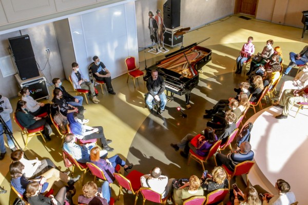 Легенда джаза Даниил Крамер пустился в&nbsp;откровения в&nbsp;Новосибирске