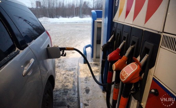 Эксперты назвали причину скачка цен на бензин в Новосибирске Эксперты назвали причину скачка цен на бензин в Новосибирске