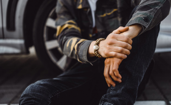 Шарф цвета хаки: мода на милитари захлестнула Новосибирск