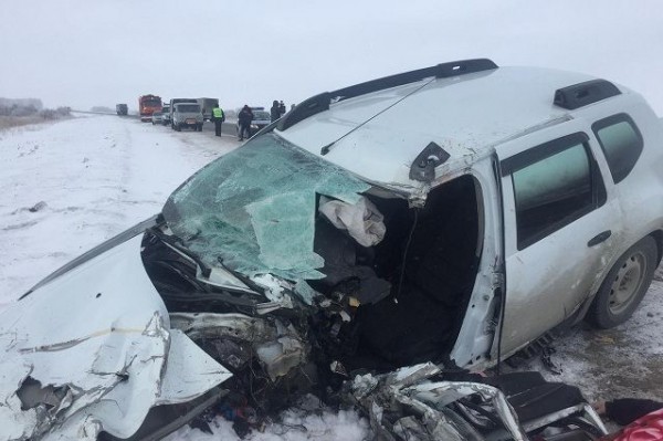 Водитель легкового автомобиля не выжил в ДТП с грузовиком