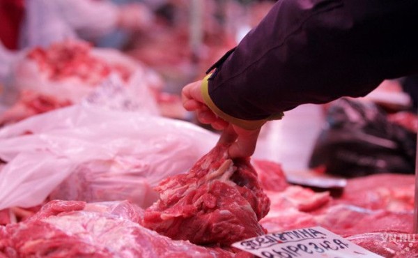 Тухлое мясо продают новосибирцам торговцы Тухлое мясо продают новосибирцам торговцы