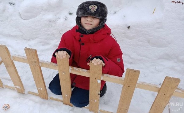 В Новосибирске подростки избили и сломали позвоночник ребенку из-за брекетов
