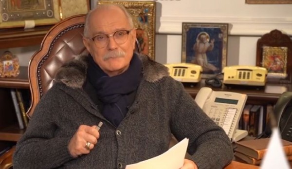 Новосибирским парикмахерам разрешили стричь клиентов без согласия Никиты Михалкова Новосибирским парикмахерам разрешили стричь клиентов без согласия Никиты Михалкова