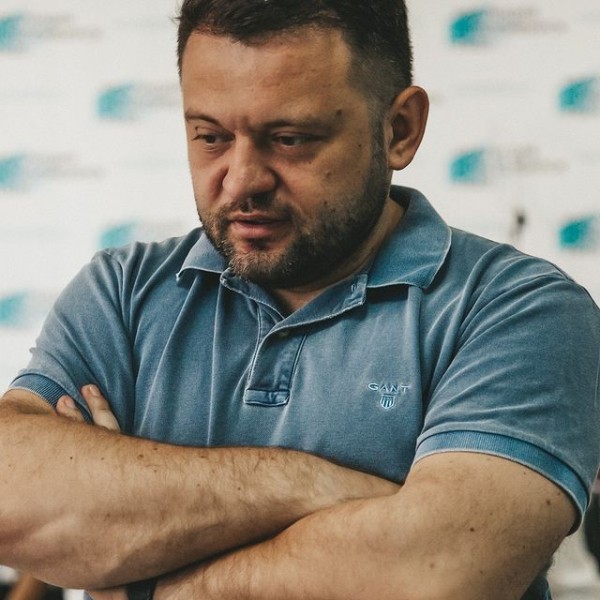 Главу штаба Навального в Новосибирске оставили под арестом