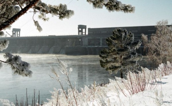 Новосибирская ГЭС увеличивает сброс воды