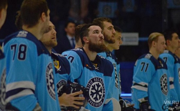 &laquo;Сибирь&raquo; проводила хоккеиста Первушина на &laquo;пенсию&raquo;: чем он запомнился болельщикам