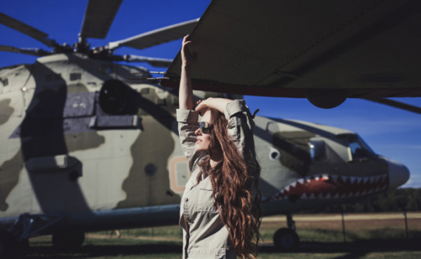 Шарф цвета хаки: мода на милитари захлестнула Новосибирск