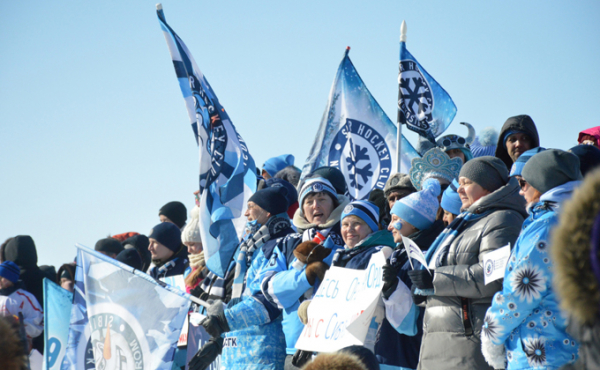 Ледовая битва в Ордынке: &laquo;Сибирь&raquo; сыграла в хоккей на льду реки Орда