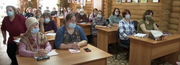 Превращать дворы в&nbsp;скверы учат студентов &laquo;Дачной академии&raquo;