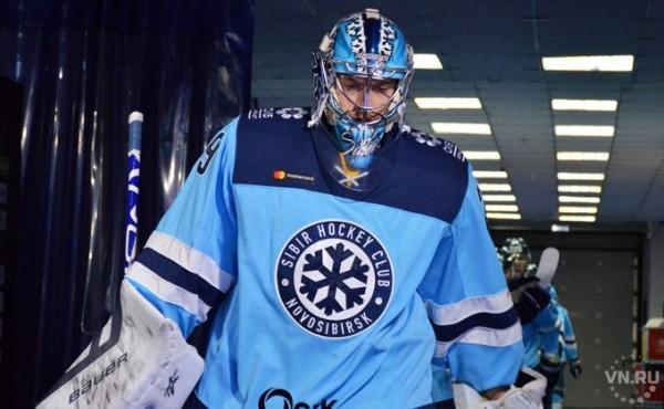 Пропустивший сто шайб финский вратарь решил остаться в ХК «Сибирь» Пропустивший сто шайб финский вратарь решил остаться в ХК «Сибирь»