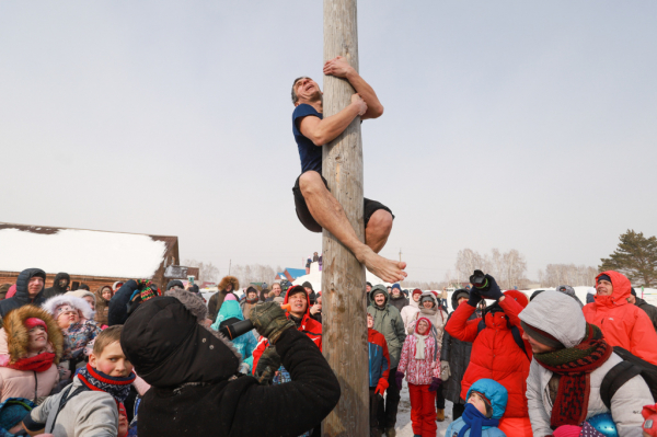 Масленица в Зашиверской церкви: игрища на фоне истории Масленица в Зашиверской церкви: игрища на фоне истории