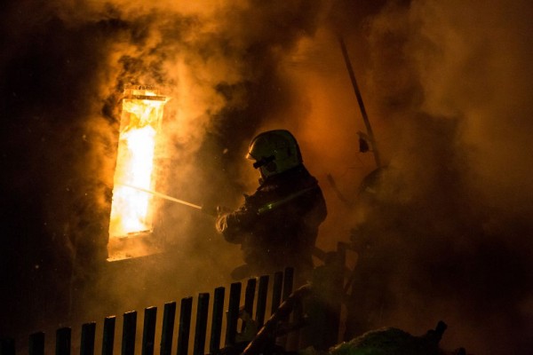 Неосторожное обращение с огнем стало причиной четырех трагических пожаров за прошедшую неделю в Новосибирской области Неосторожное обращение с огнем стало причиной четырех трагических пожаров за прошедшую неделю в Новосибирской области