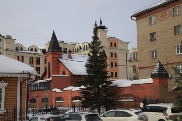 Капром в&nbsp;Новосибирске: 33&nbsp;примера от&nbsp;&laquo;как красиво&raquo; до&nbsp;&laquo;кровь из&nbsp;глаз&raquo;