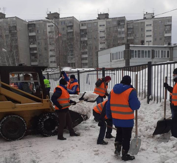 Пьяные водители спасают Новосибирск от снега Пьяные водители спасают Новосибирск от снега