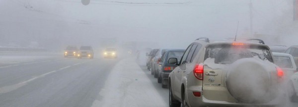 Десятки машин застряли на&nbsp;трассе под Новосибирском из-за метели