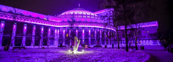 Сугроб размером с&nbsp;пять оперных театров вывезли с&nbsp;новосибирских улиц