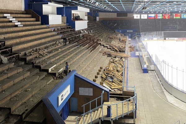 В ЛДС «Сибирь» начался грандиозный ремонт — с трибун убрали кресла В ЛДС «Сибирь» начался грандиозный ремонт — с трибун убрали кресла