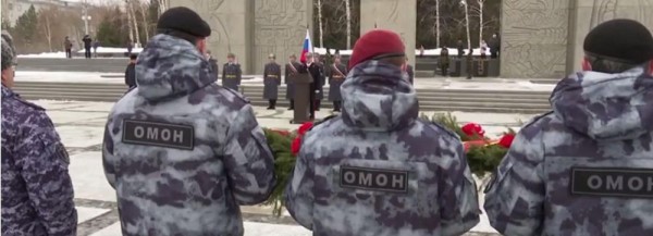 Омоновцы возложили цветы к Вечному огню в память о погибших товарищах Омоновцы возложили цветы к Вечному огню в память о погибших товарищах