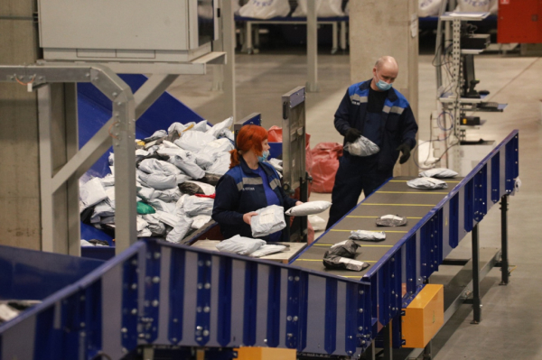 Крупнейший хаб Почты России в Новосибирске: 1,5 млн посылок в сутки Крупнейший хаб Почты России в Новосибирске: 1,5 млн посылок в сутки