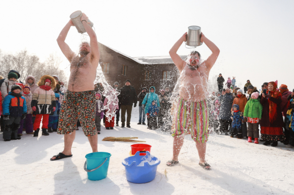 Масленица в Зашиверской церкви: игрища на фоне истории Масленица в Зашиверской церкви: игрища на фоне истории