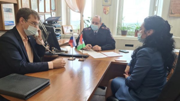 Новосибирские полицейские провели &laquo;горячую линию&raquo; по вопросам профилактики и борьбы с наркоманией