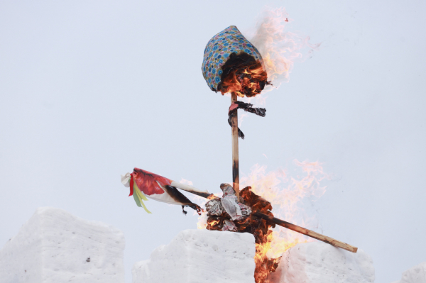 Масленица в Зашиверской церкви: игрища на фоне истории Масленица в Зашиверской церкви: игрища на фоне истории