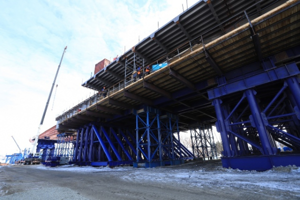 Губернатор дал старт работам по надвижке пролета четвертого моста в Новосибирске  